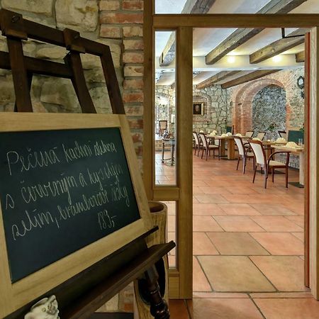 Zamecka Fortovna Obora - Forester House Kaznejov Bagian luar foto