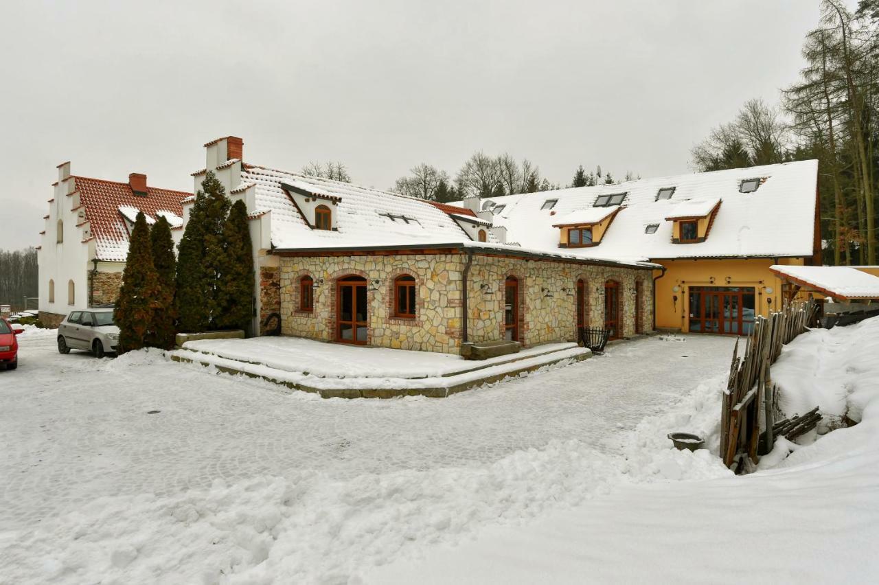 Zamecka Fortovna Obora - Forester House Kaznejov Bagian luar foto