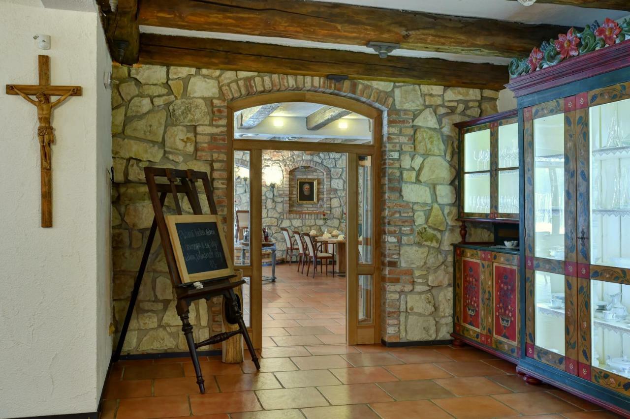 Zamecka Fortovna Obora - Forester House Kaznejov Bagian luar foto