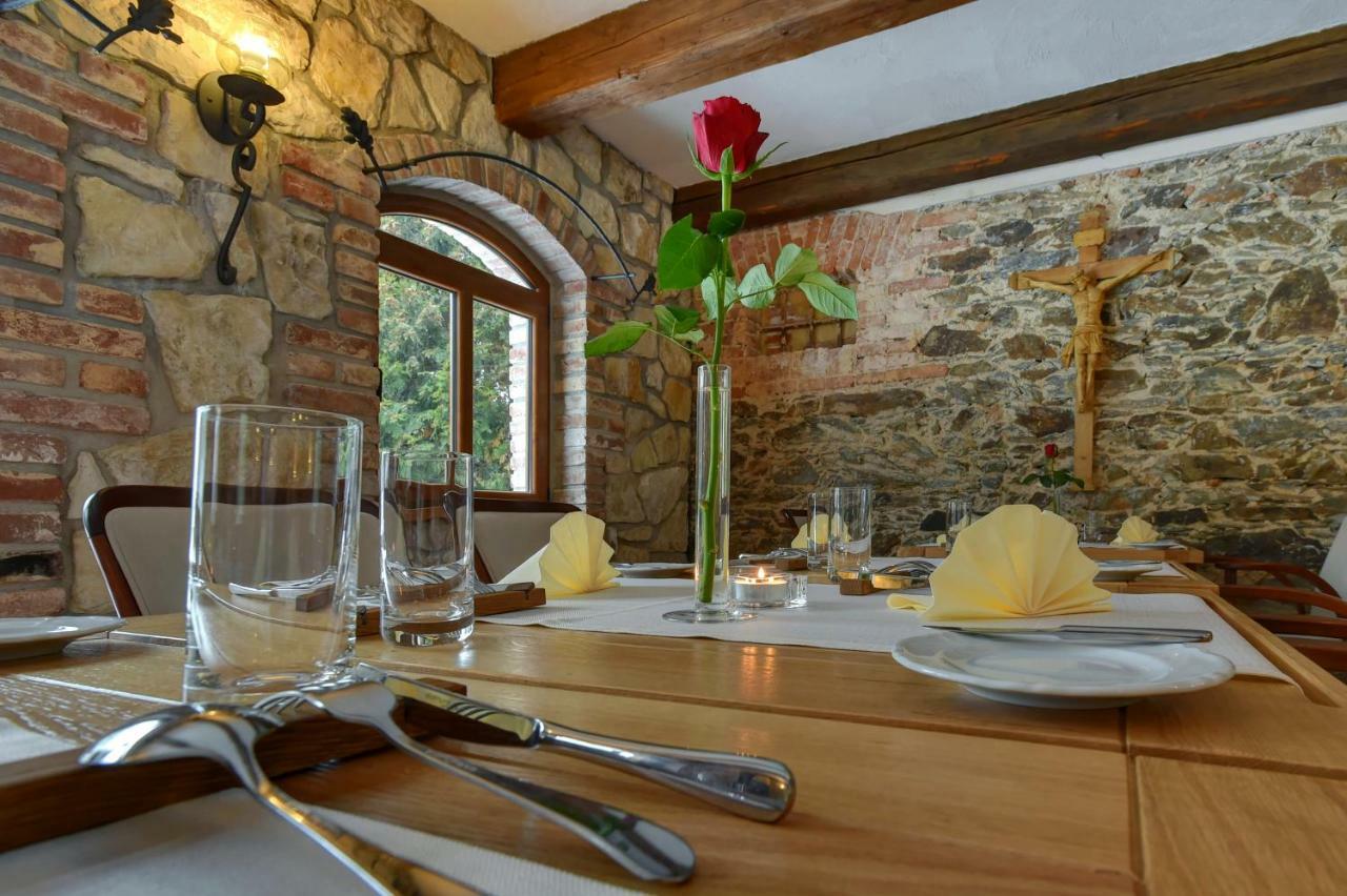 Zamecka Fortovna Obora - Forester House Kaznejov Bagian luar foto