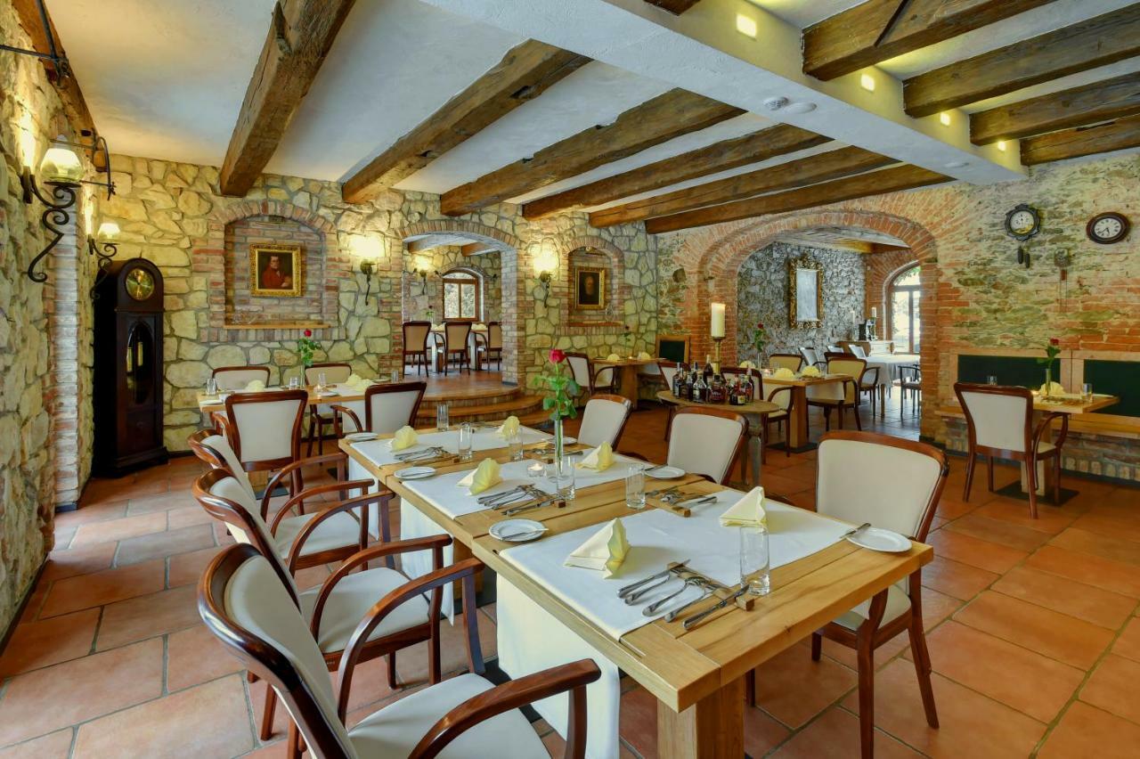 Zamecka Fortovna Obora - Forester House Kaznejov Bagian luar foto