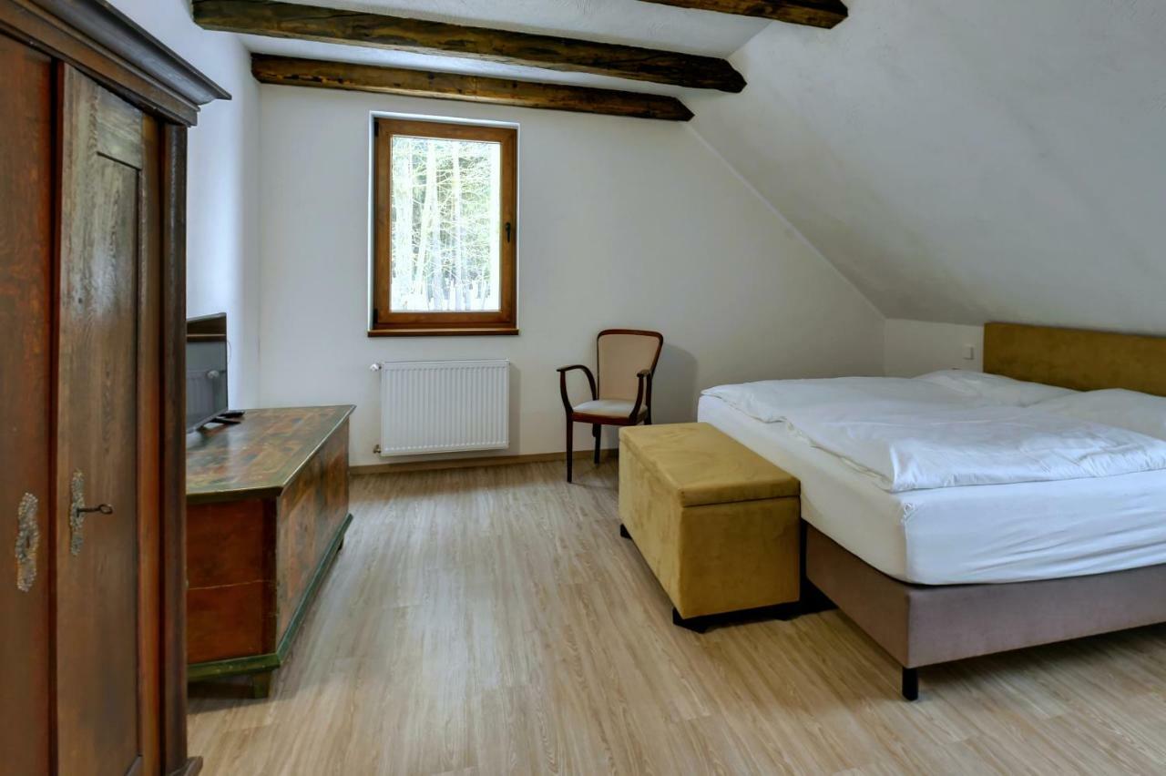 Zamecka Fortovna Obora - Forester House Kaznejov Bagian luar foto
