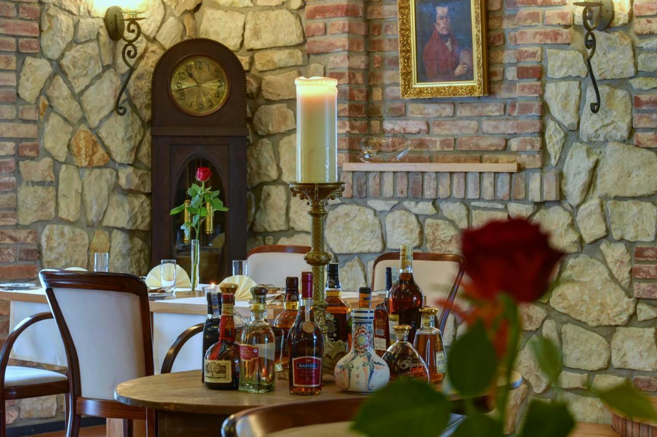 Zamecka Fortovna Obora - Forester House Kaznejov Bagian luar foto