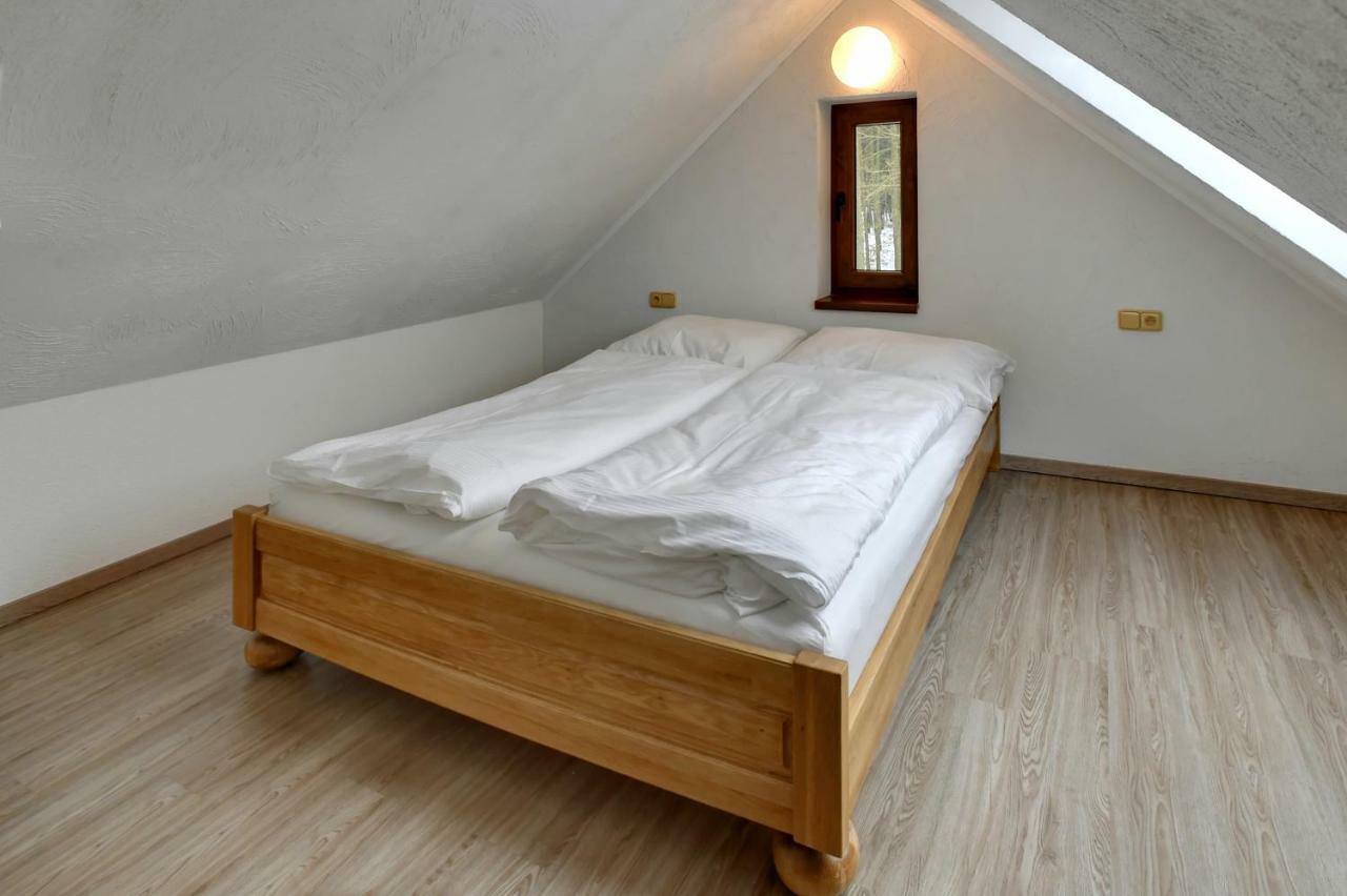 Zamecka Fortovna Obora - Forester House Kaznejov Bagian luar foto