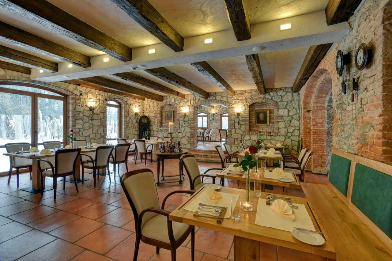 Zamecka Fortovna Obora - Forester House Kaznejov Bagian luar foto